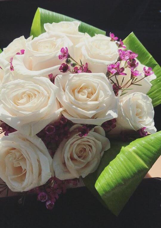 Ramo de flores blancas de novia